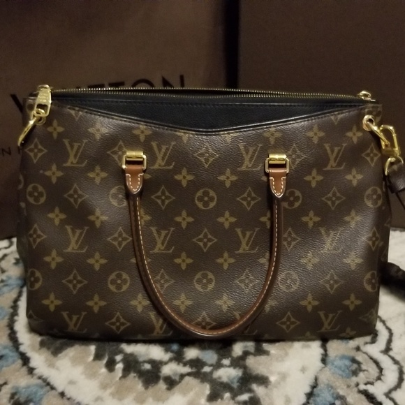♥️SOLD♥️ Louis Vuitton Monogram Pallas Noir - Picture 1 of 8